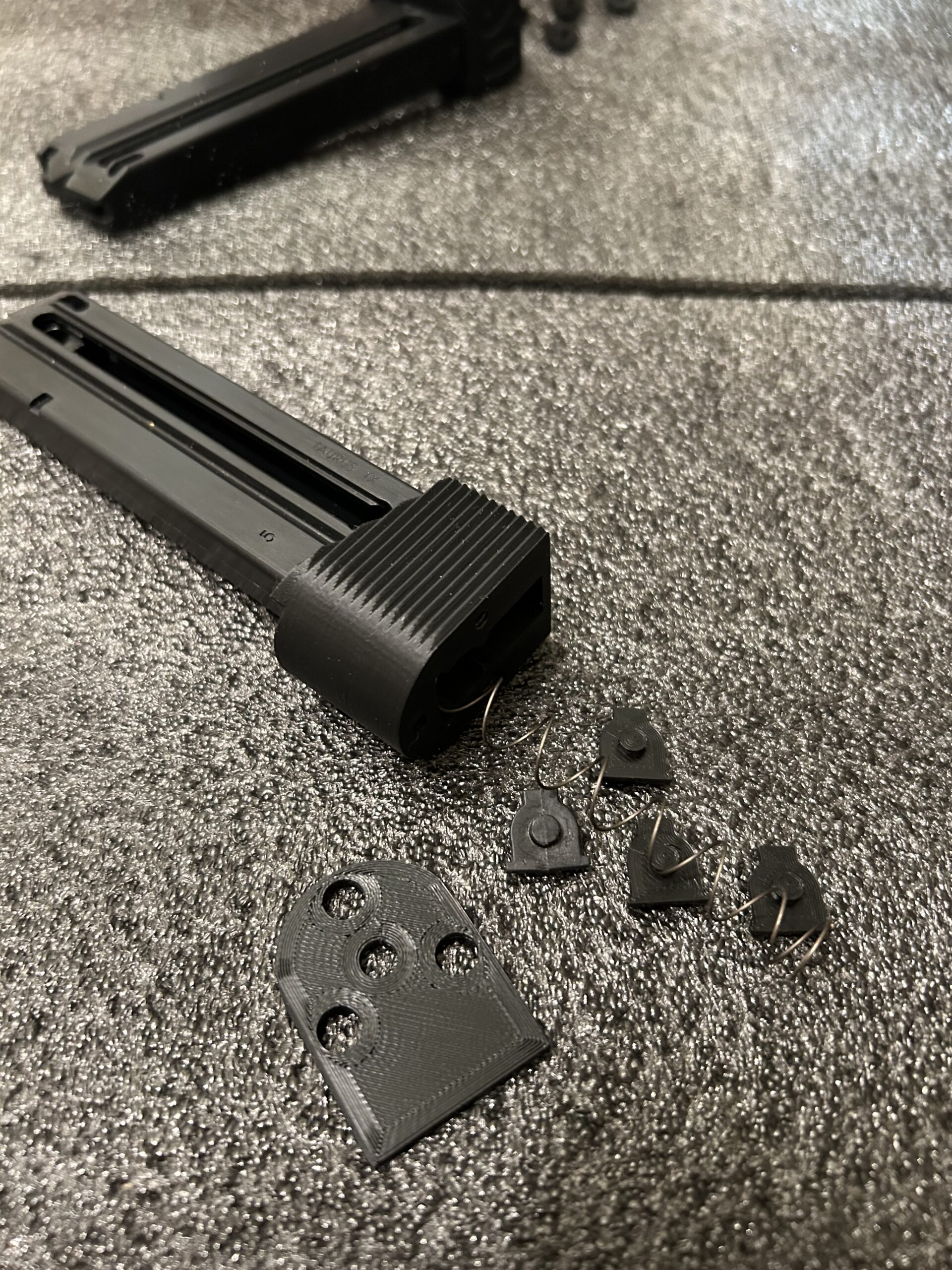 Tx22  Speedloader+(Pack of 4) Magazine Insert/Base Lock - Image 3